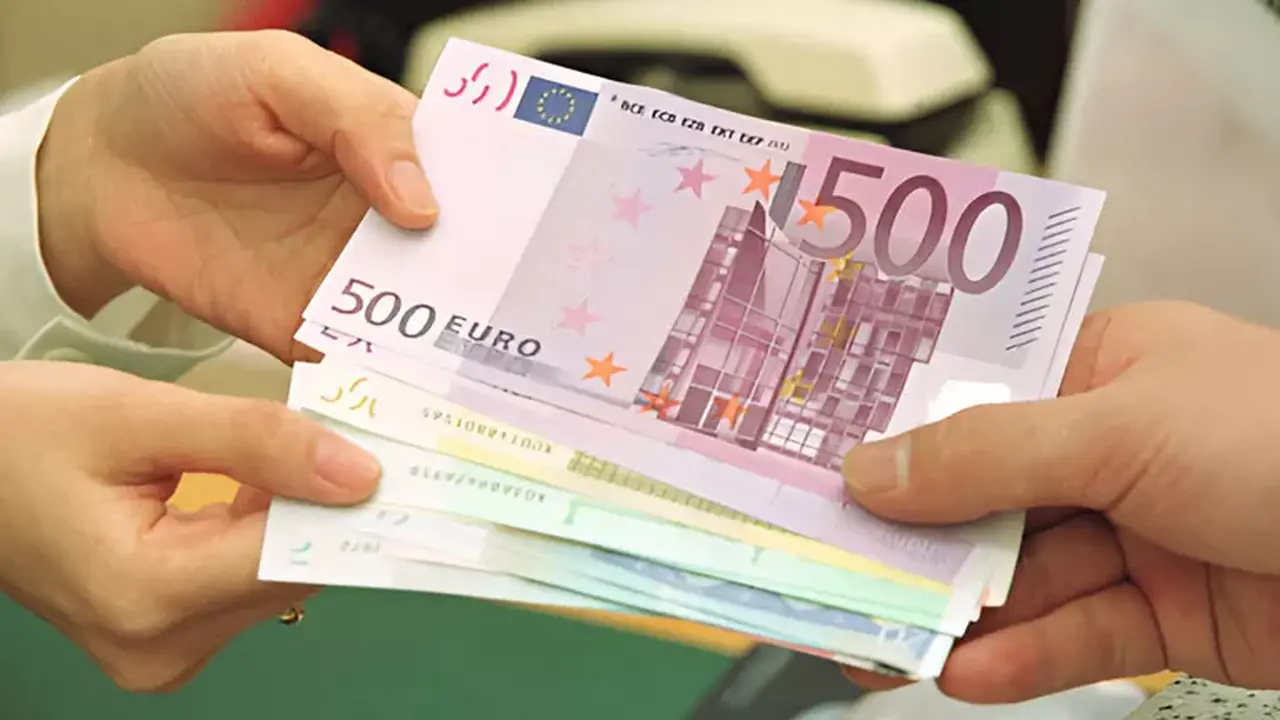 تحركات جديدة في سعر اليورو مقابل الجنيه داخل 5 بنوك مصرية خلال أسبوع